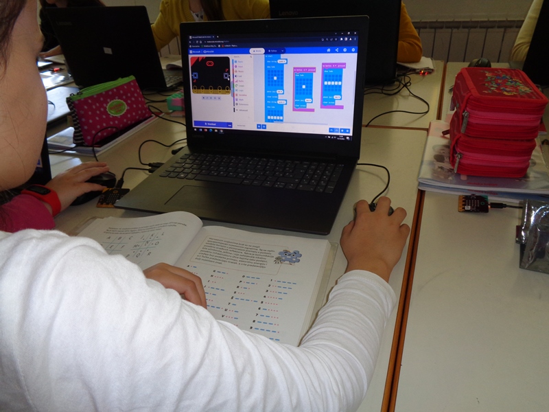 CodeWeek 2022 - II. O akovec